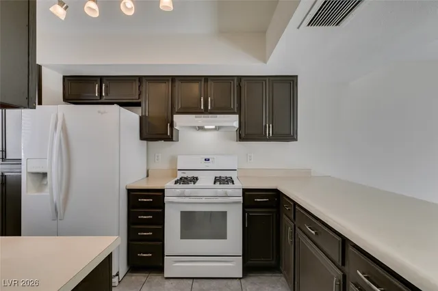 $1,600 | 764 Lawrence Drive, Henderson, NV 89015