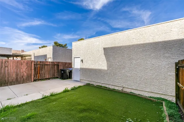 $1,600 | 764 Lawrence Drive, Henderson, NV 89015