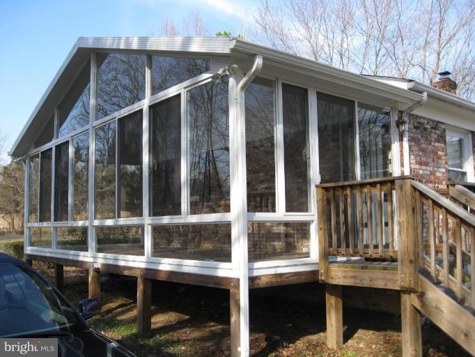 16214 Waterloo Road Amissville, VA 20106 - Photo 3 of 23 Solarium