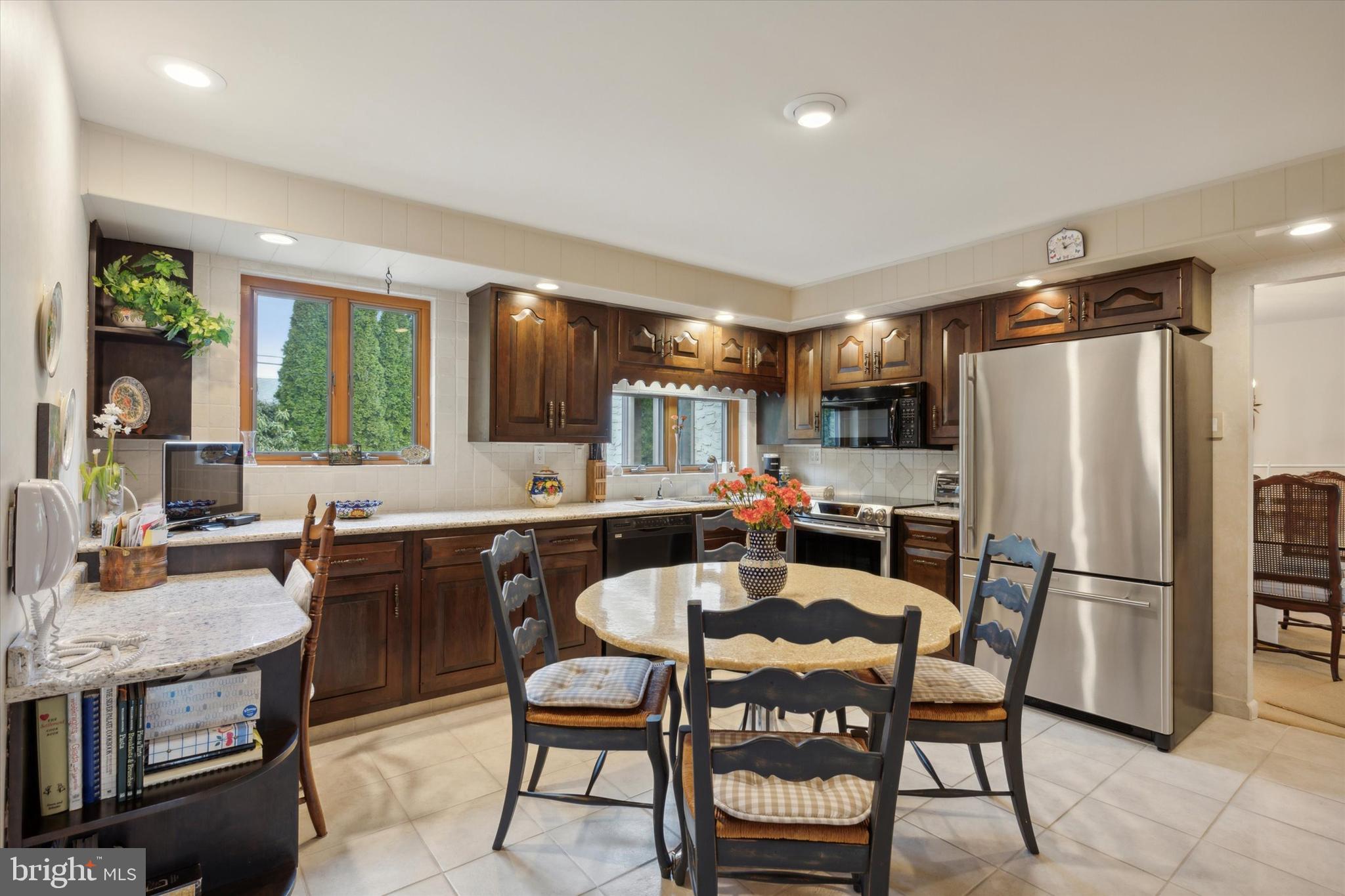 333 Emerson Road Huntingdon Valley, PA 19006 - Photo 5 of 40 Kitchen