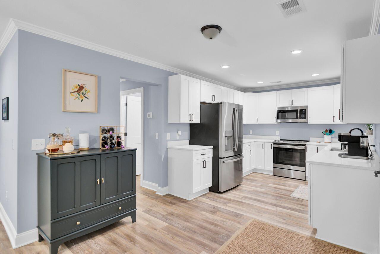 5717 Chaplins Landing Road Hollywood, SC 29449 - Photo 12 of 46 Kitchen