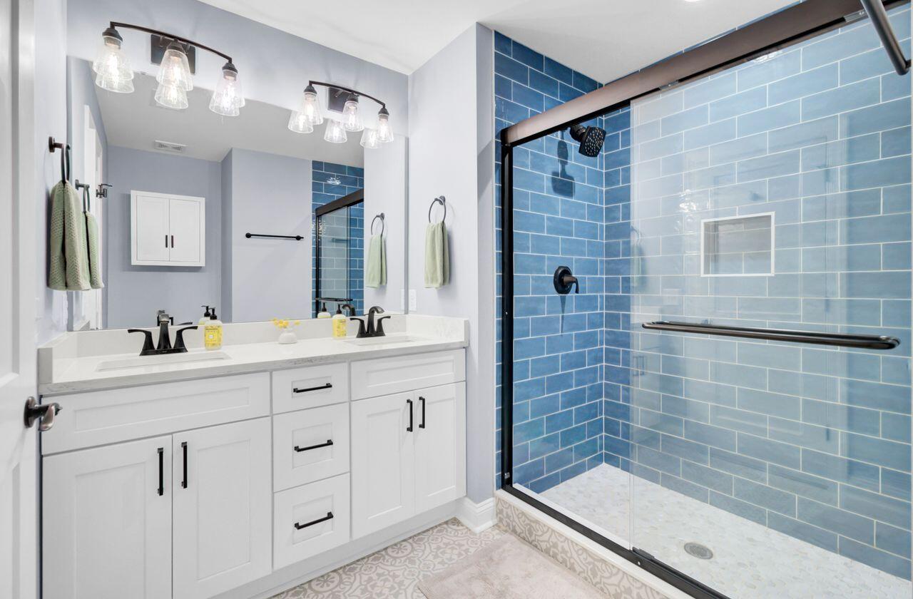 5717 Chaplins Landing Road Hollywood, SC 29449 - Photo 24 of 46 Primary Bath