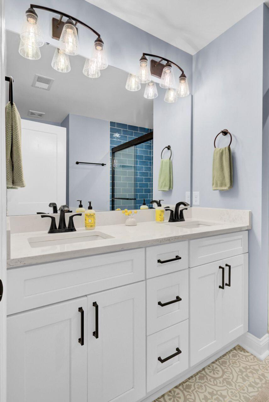 5717 Chaplins Landing Road Hollywood, SC 29449 - Photo 25 of 46 Primary Bath