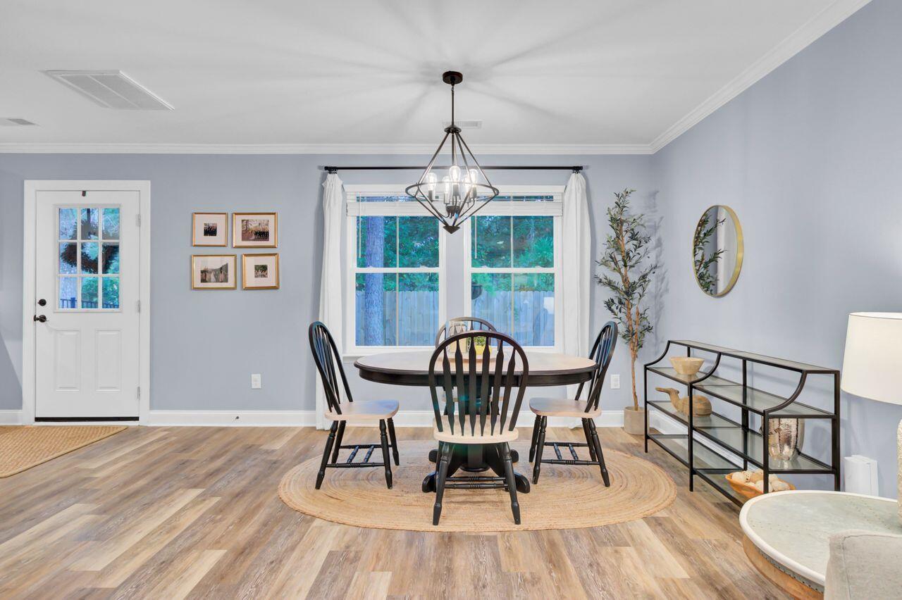 5717 Chaplins Landing Road Hollywood, SC 29449 - Photo 9 of 46 Dining Area