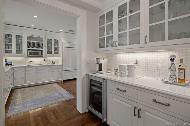 $3,295,000 | 339 Old Norwalk Road, New Canaan, CT 06840