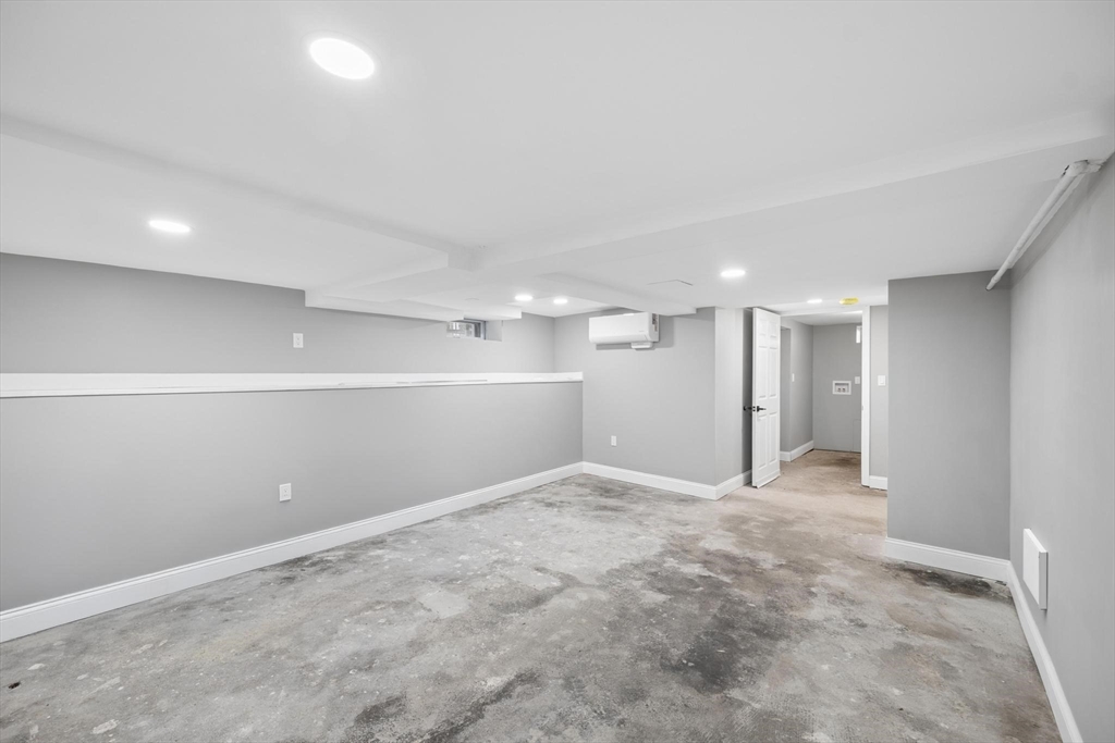370 Pleasant Street Pawtucket, RI 02860 - Photo 18 of 21
