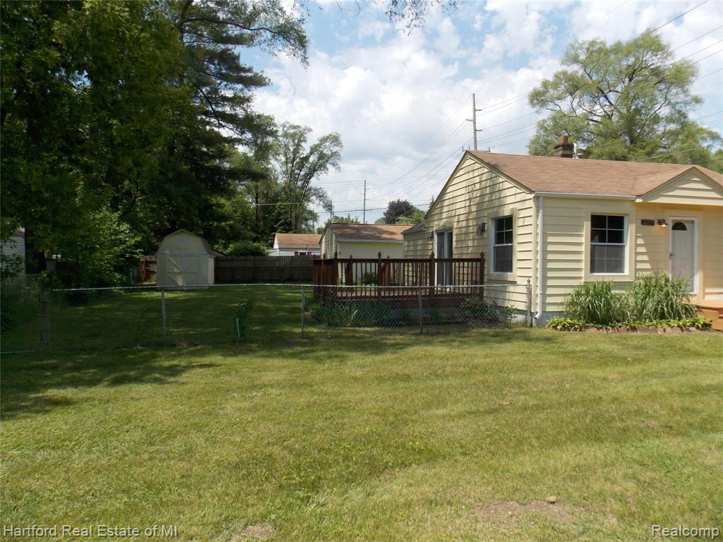 21235 Rensselaer Street Farmington Hills, MI 48336 - Photo 2 of 17