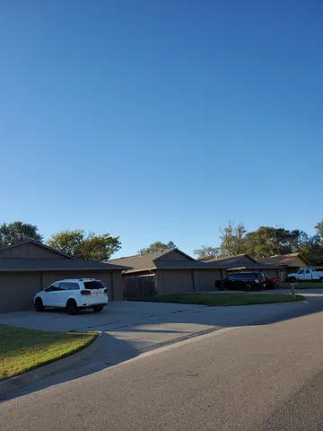 $1,150 | 547 North Young Street, Wichita, KS 67212