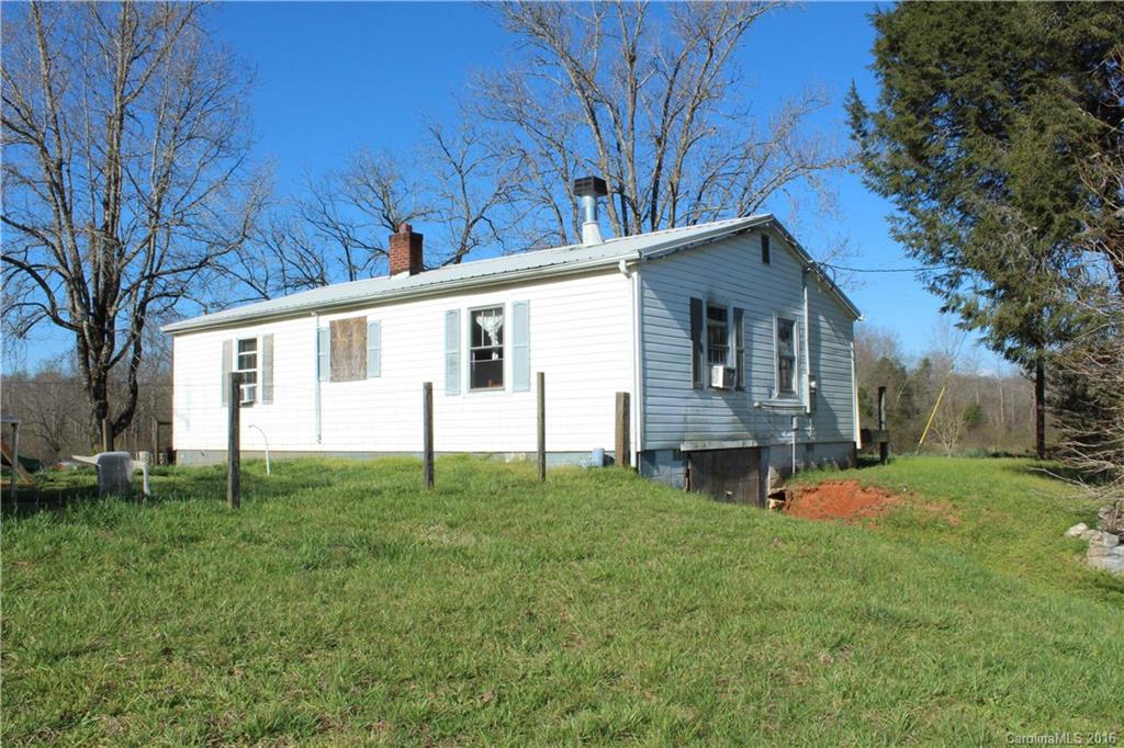 2013 Union Road Rutherfordton, NC 28139 - Photo 2 of 21 a house view with a sitting space and garden