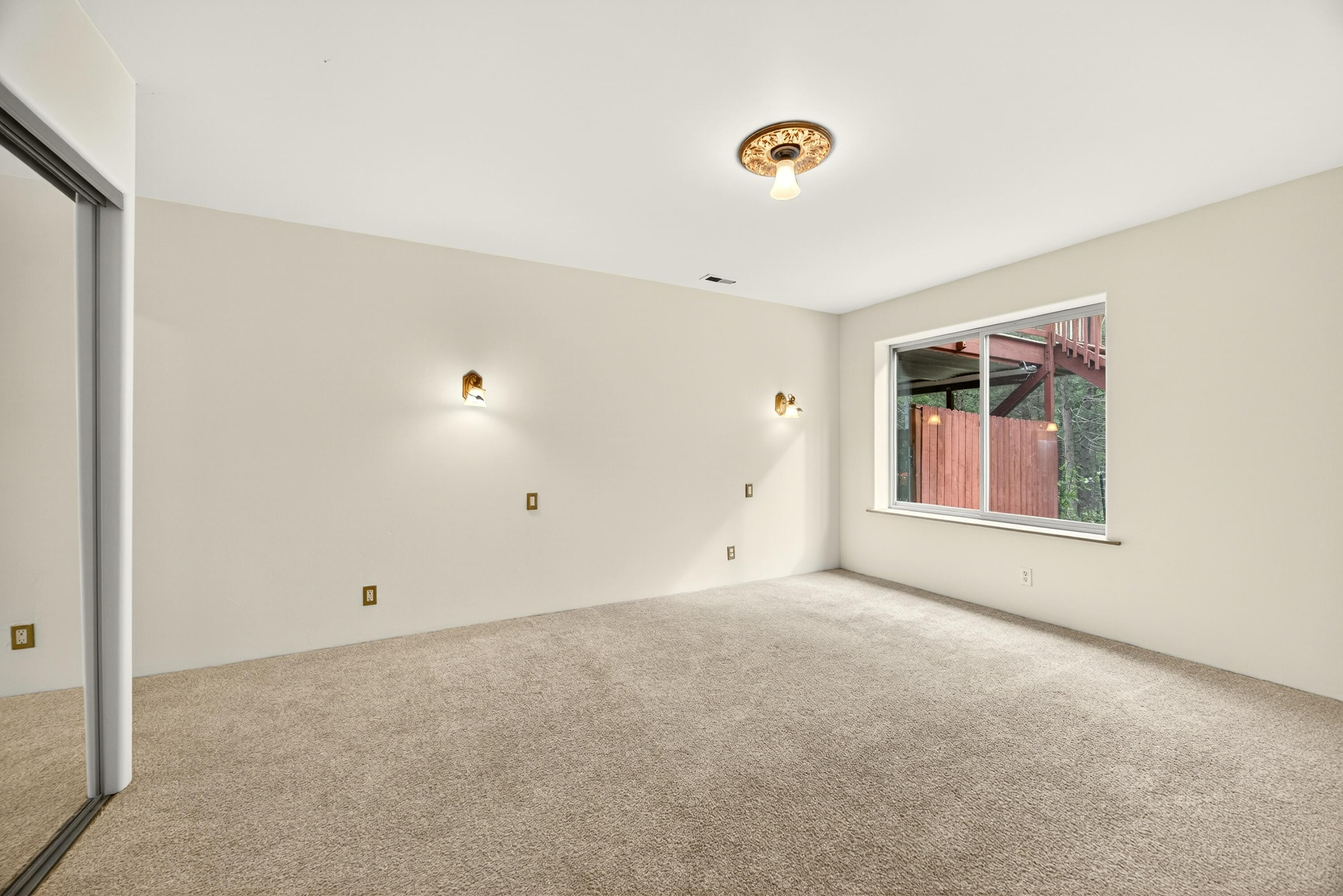 2922 Anderson Creek Road Talent, OR 97540 - Photo 21 of 37 Primary bedroom