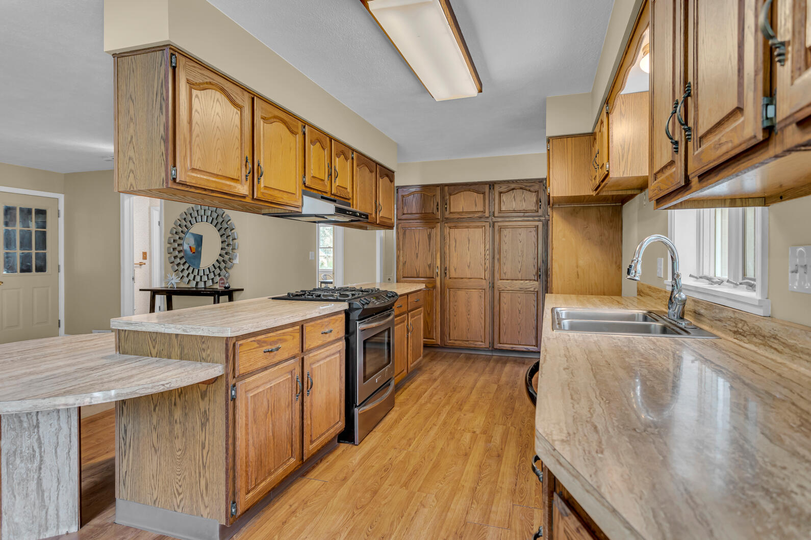 5951 Riverside Drive Jackson, MI 49201 - Photo 11 of 41 0N0A4351