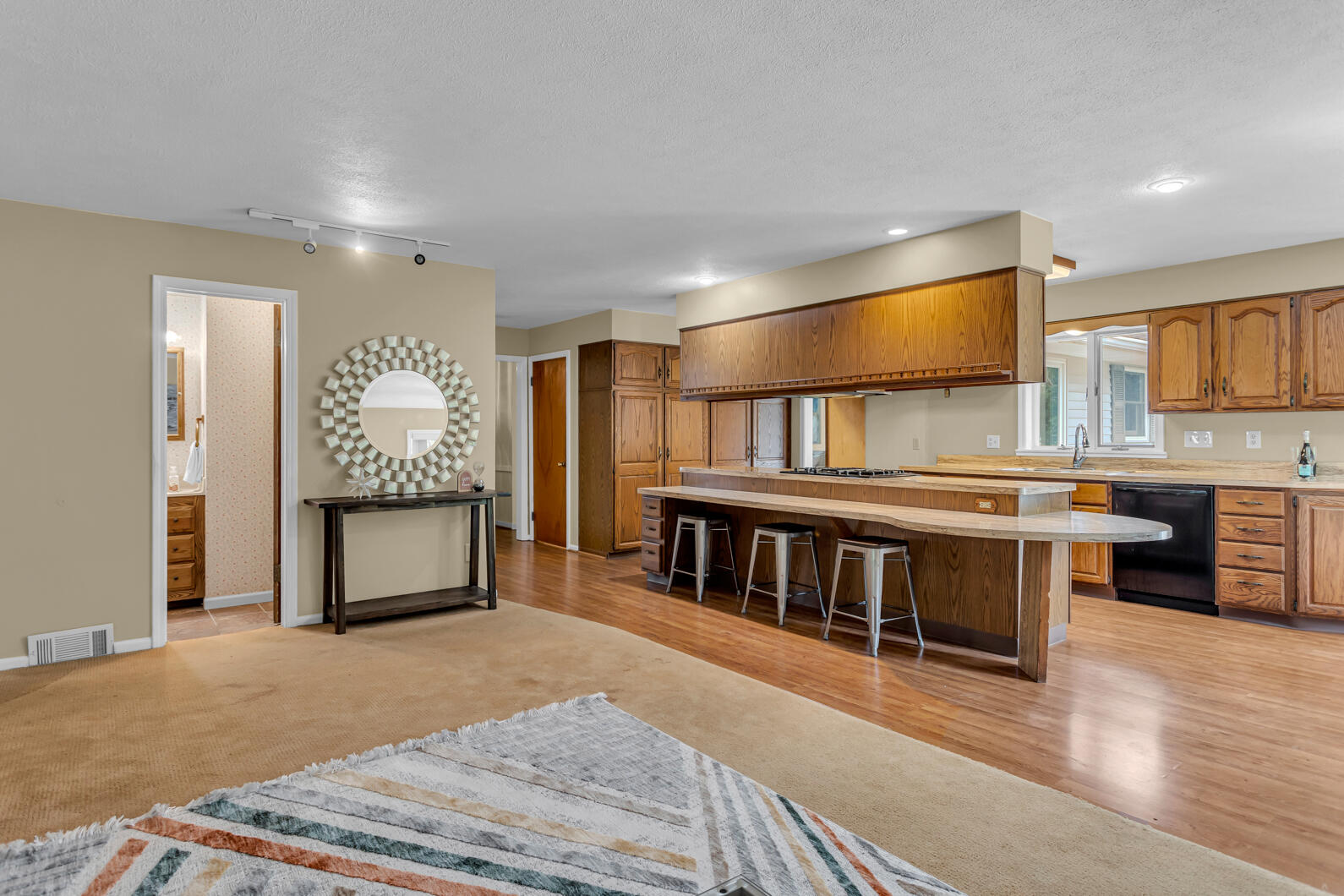 5951 Riverside Drive Jackson, MI 49201 - Photo 6 of 41 0N0A4341