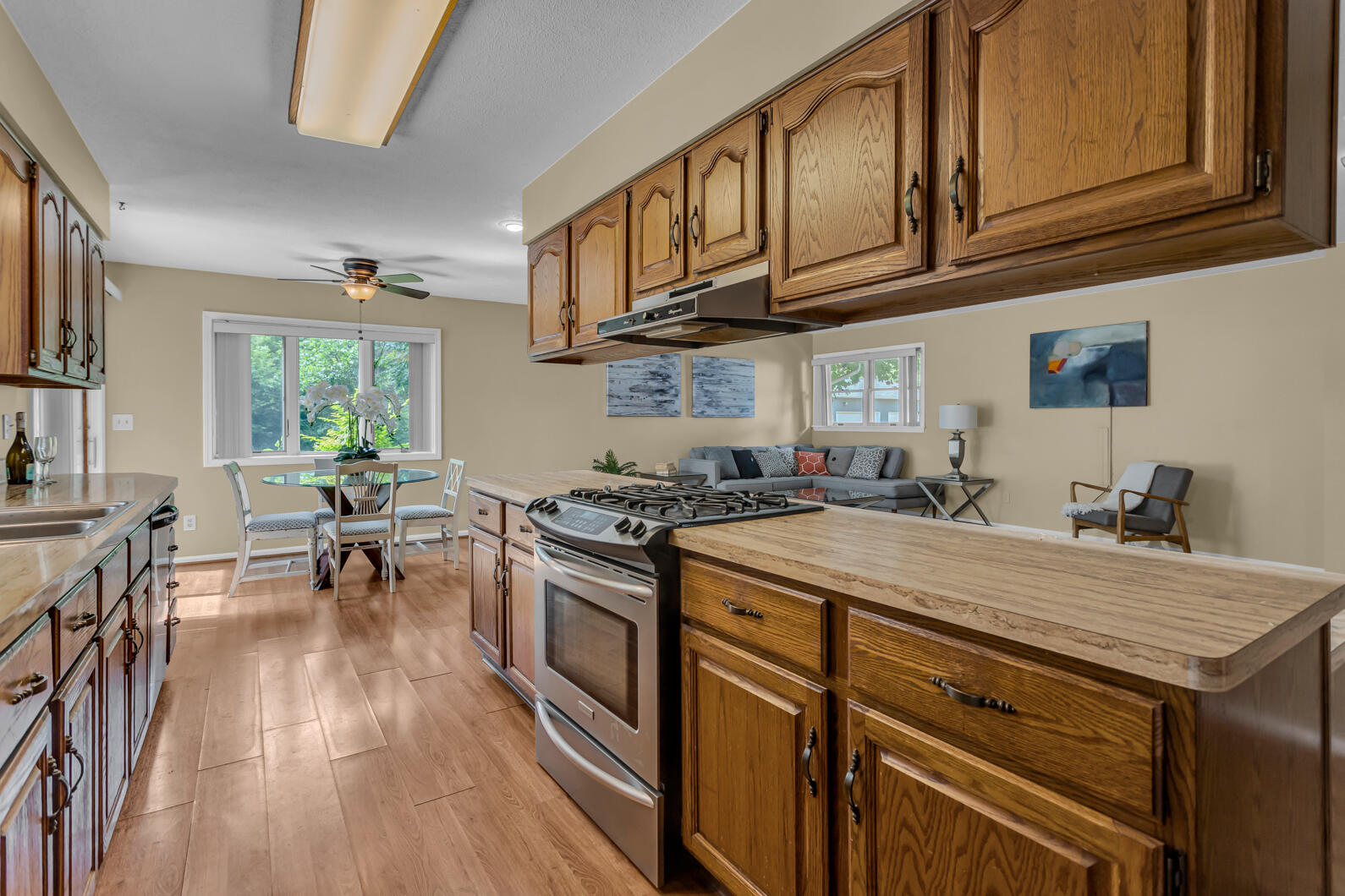 5951 Riverside Drive Jackson, MI 49201 - Photo 8 of 41 0N0A4326