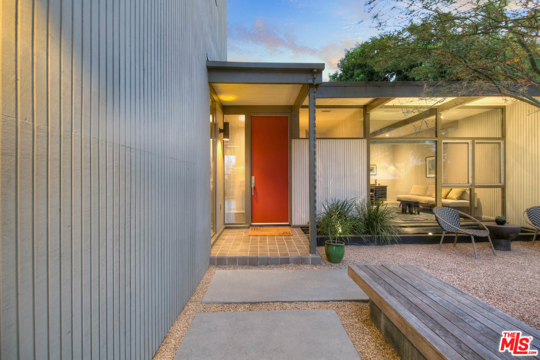 3022 Windsor Avenue Los Angeles, CA 90039 - Photo 2 of 37