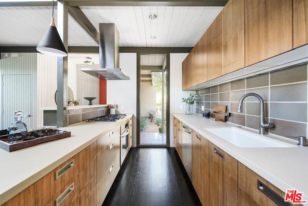 3022 Windsor Avenue Los Angeles, CA 90039 - Photo 12 of 37