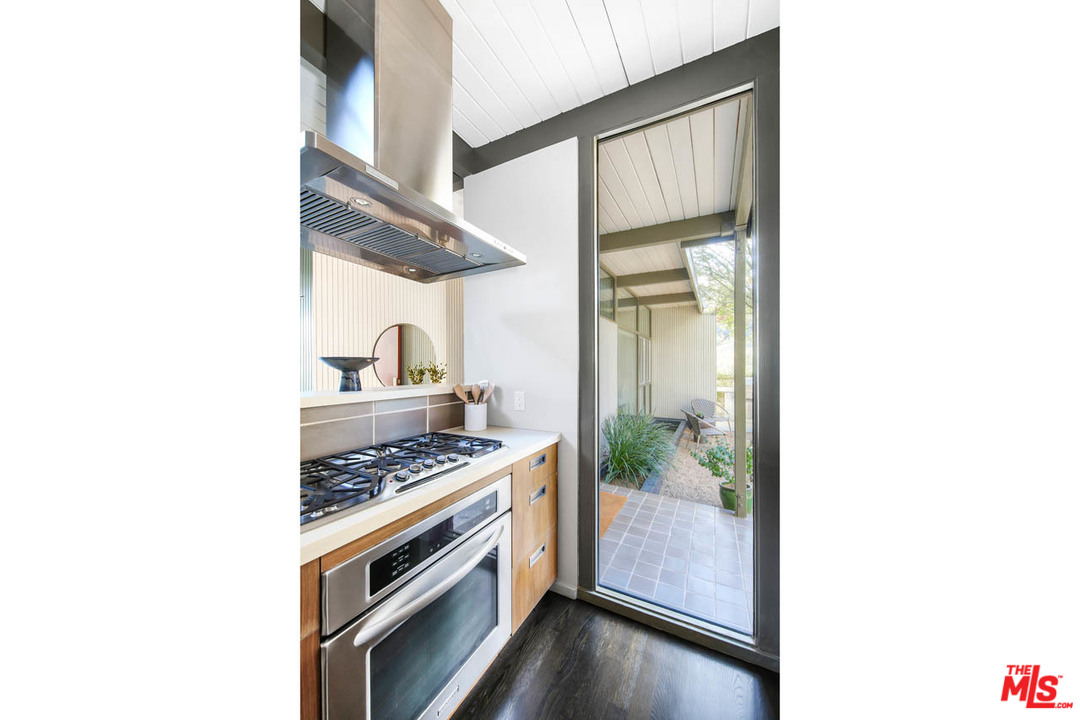 3022 Windsor Avenue Los Angeles, CA 90039 - Photo 14 of 37