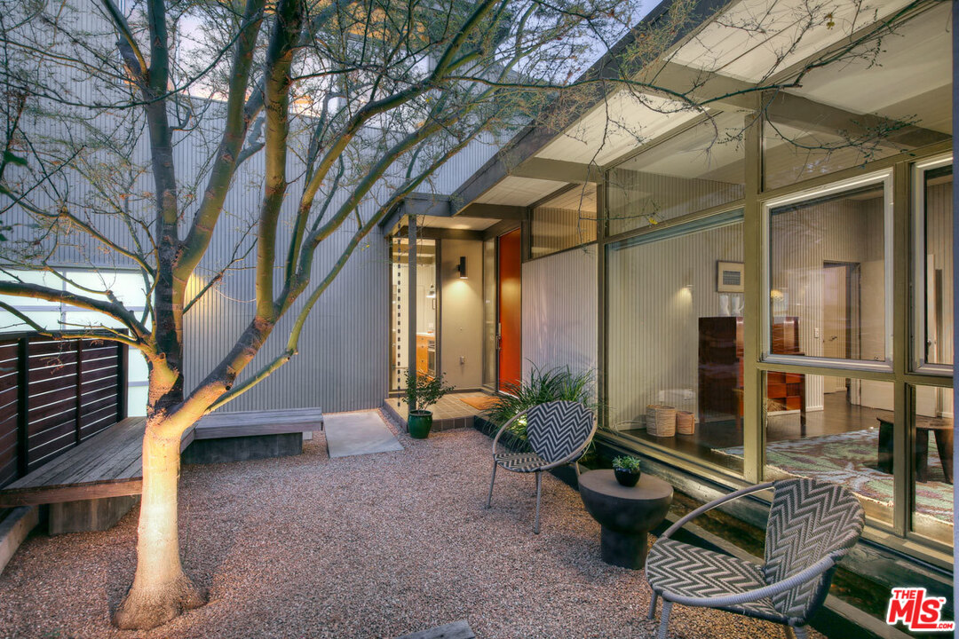 3022 Windsor Avenue Los Angeles, CA 90039 - Photo 3 of 37