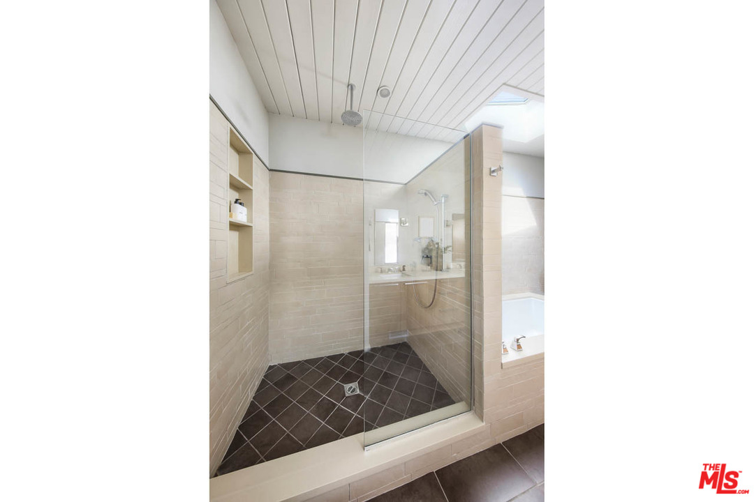 3022 Windsor Avenue Los Angeles, CA 90039 - Photo 22 of 37