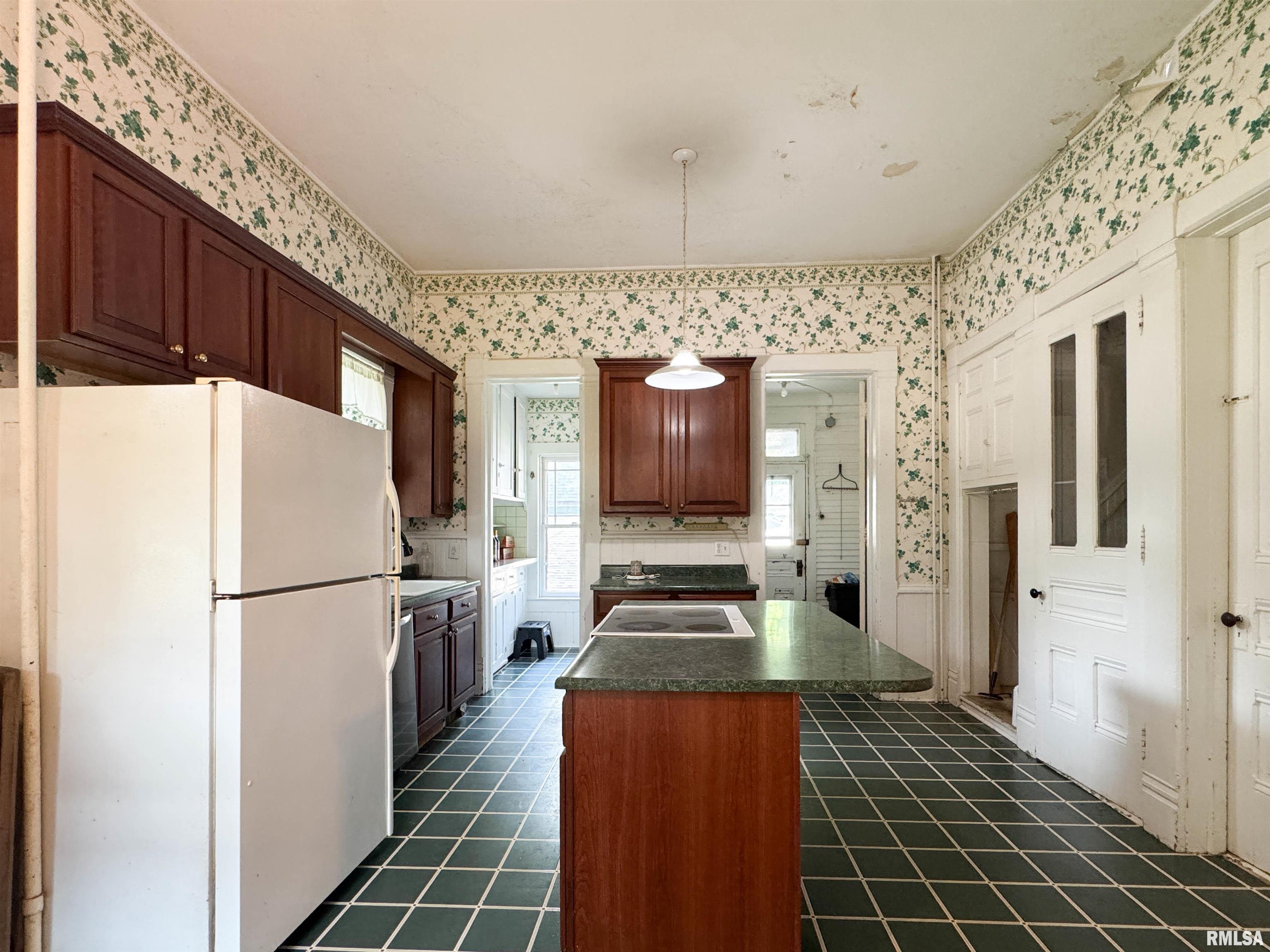 202 West 3rd Street Delavan, IL 61734 - Photo 19 of 53