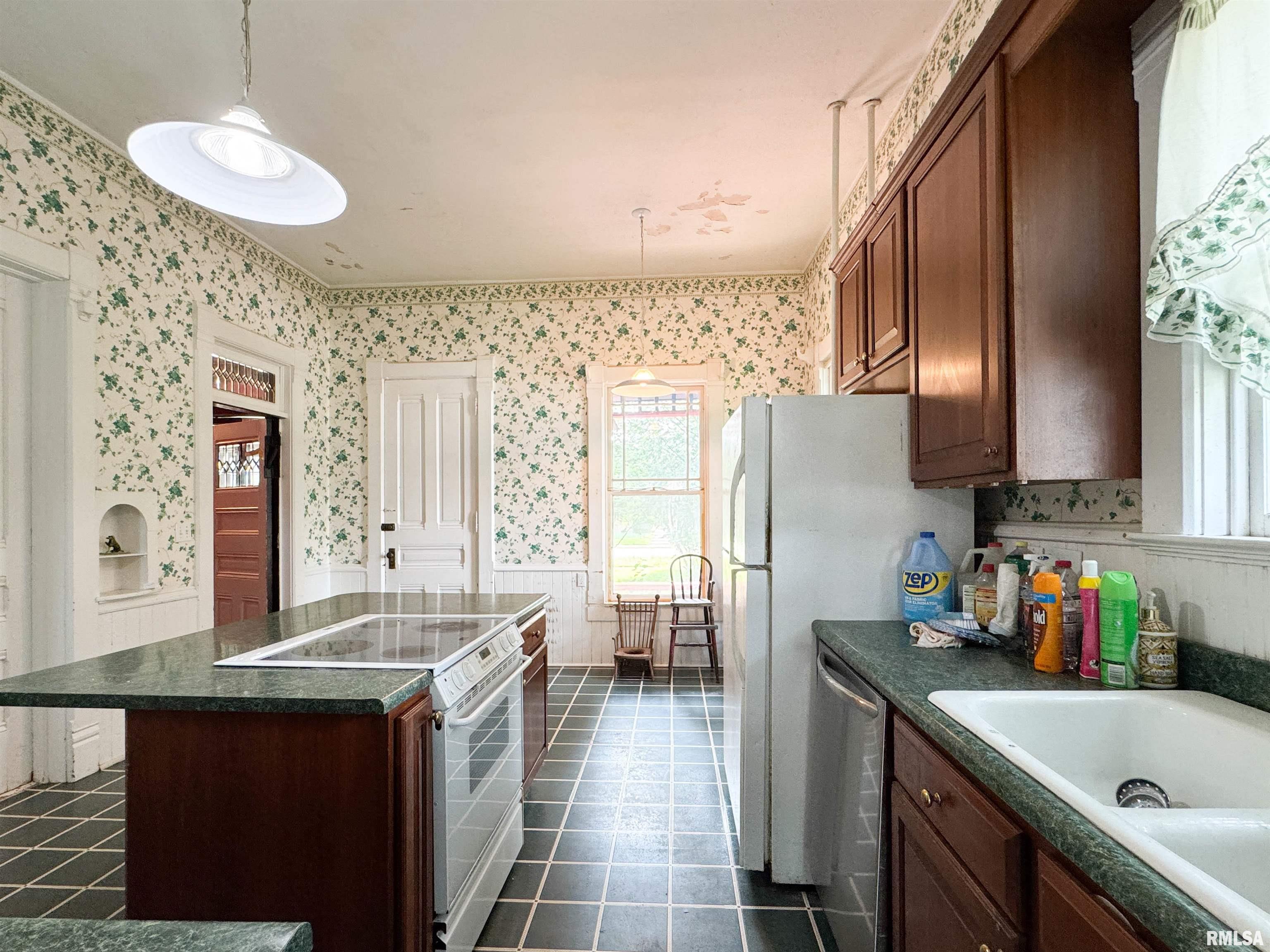 202 West 3rd Street Delavan, IL 61734 - Photo 22 of 53