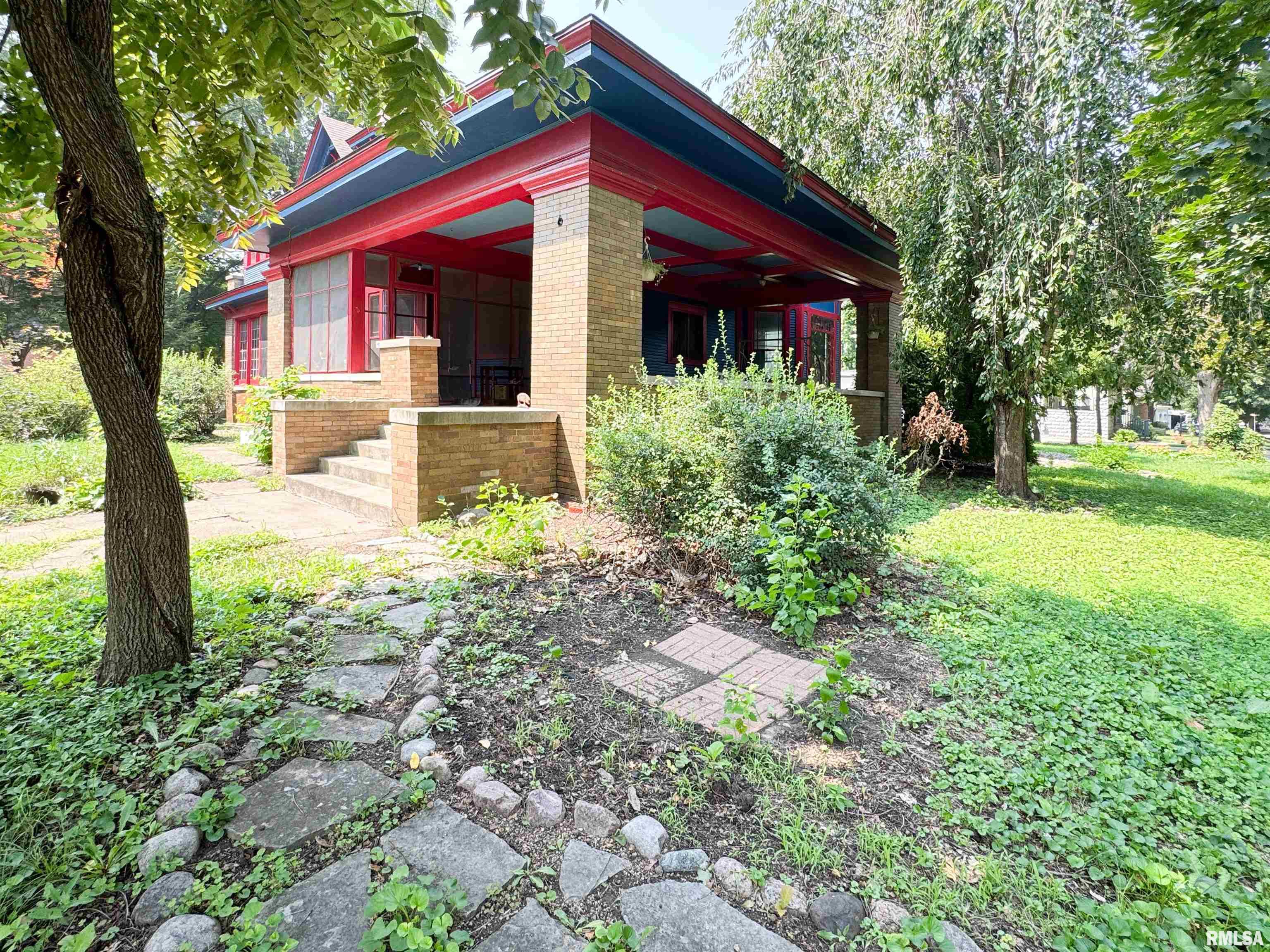 202 West 3rd Street Delavan, IL 61734 - Photo 3 of 53