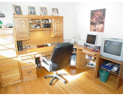 11 Bradley Road Andover, MA 01810 - Photo 7 of 11 Gallery Image 7