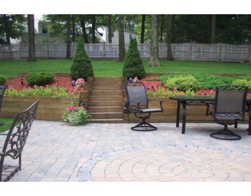 11 Bradley Road Andover, MA 01810 - Photo 10 of 11 Gallery Image 10