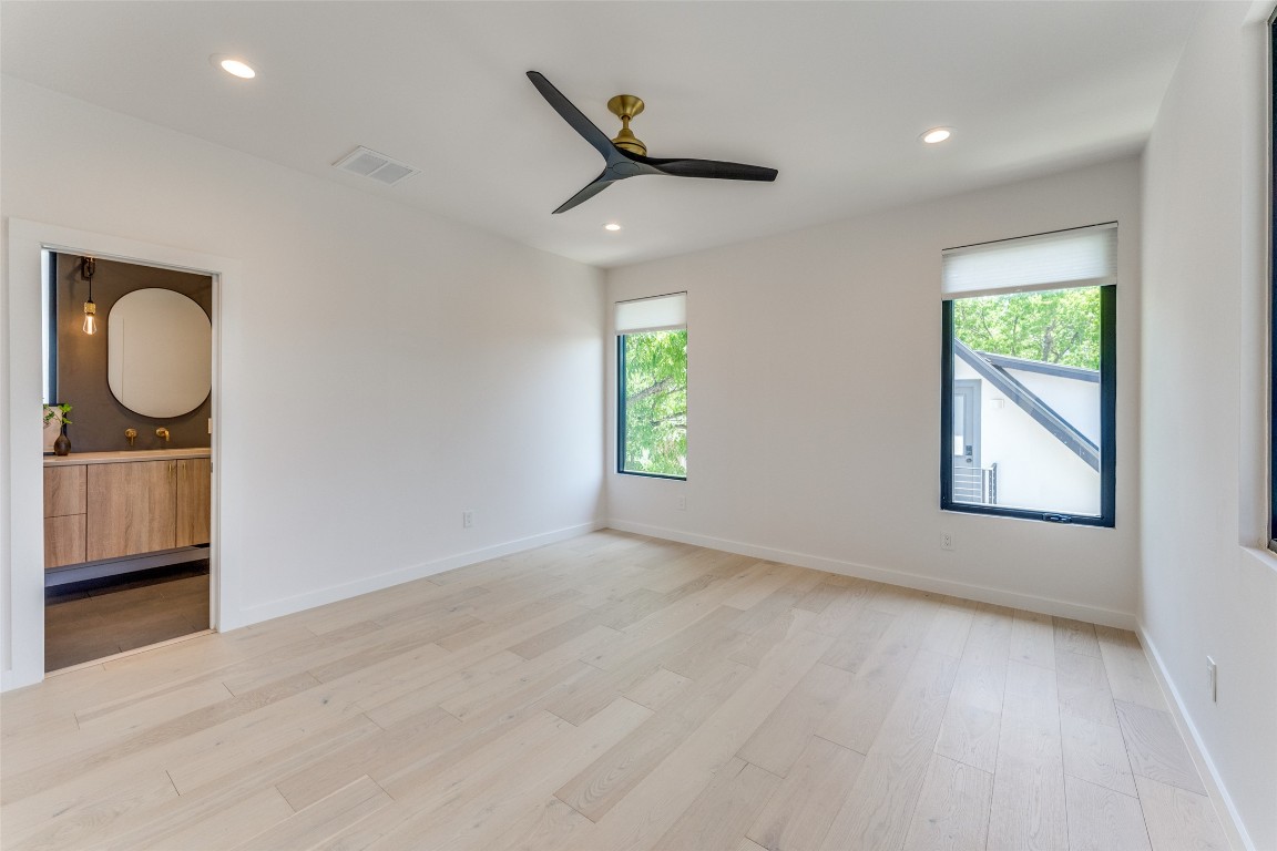 1901 Hamilton Avenue Austin, TX 78702 - Photo 18 of 37 an empty room with windows and closet