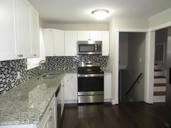 $2,100 | 4074 West Freedom Circle, Ooltewah, TN 37363