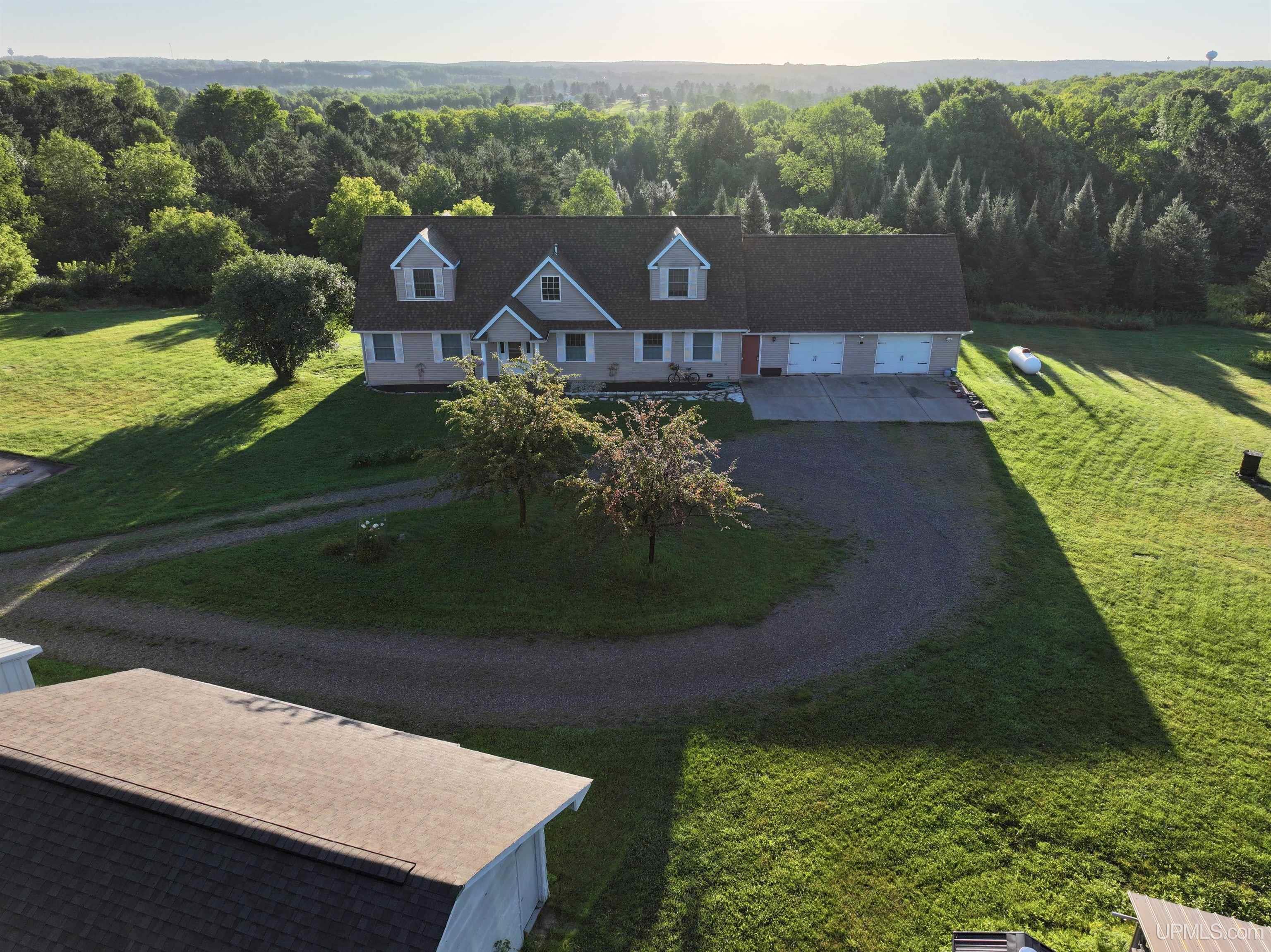 125 Baumgartner Road Iron River, MI 49935 - Photo 4 of 91 Gallery Image 4