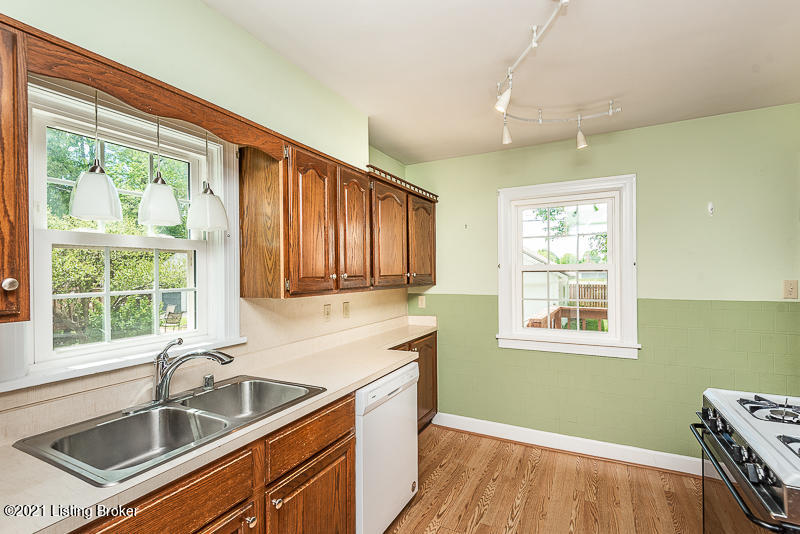 4213 Alton Road Louisville, KY 40207 - Photo 20 of 38 DSC_7117