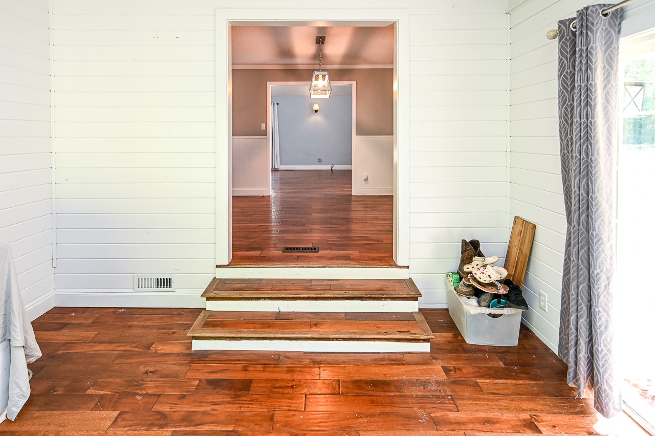 183 Lane Branch Road Fayetteville, TN 37334 - Photo 34 of 48 a view of entryway