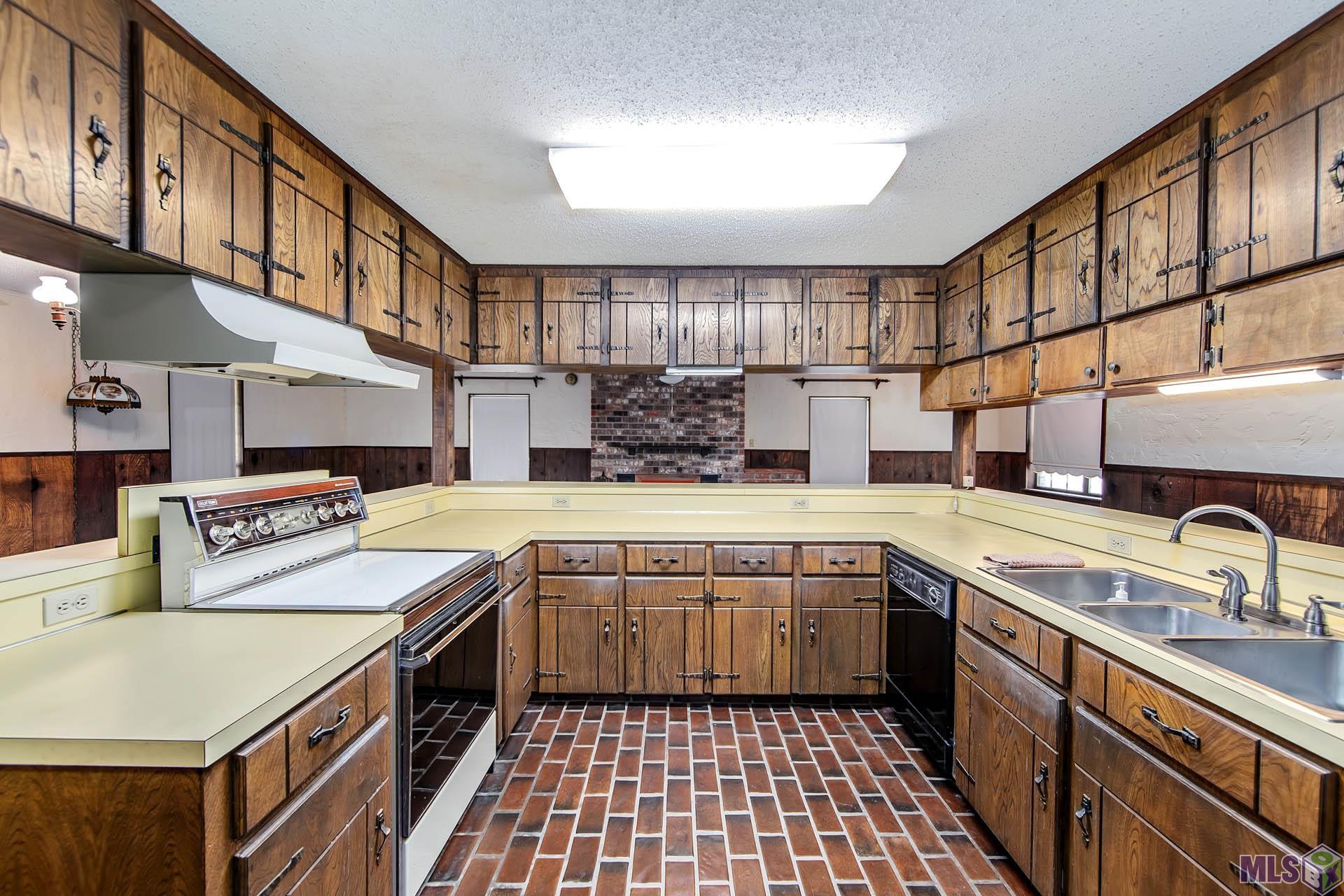 2507 Bayou Blue Road Houma, LA 70364 - Photo 8 of 17