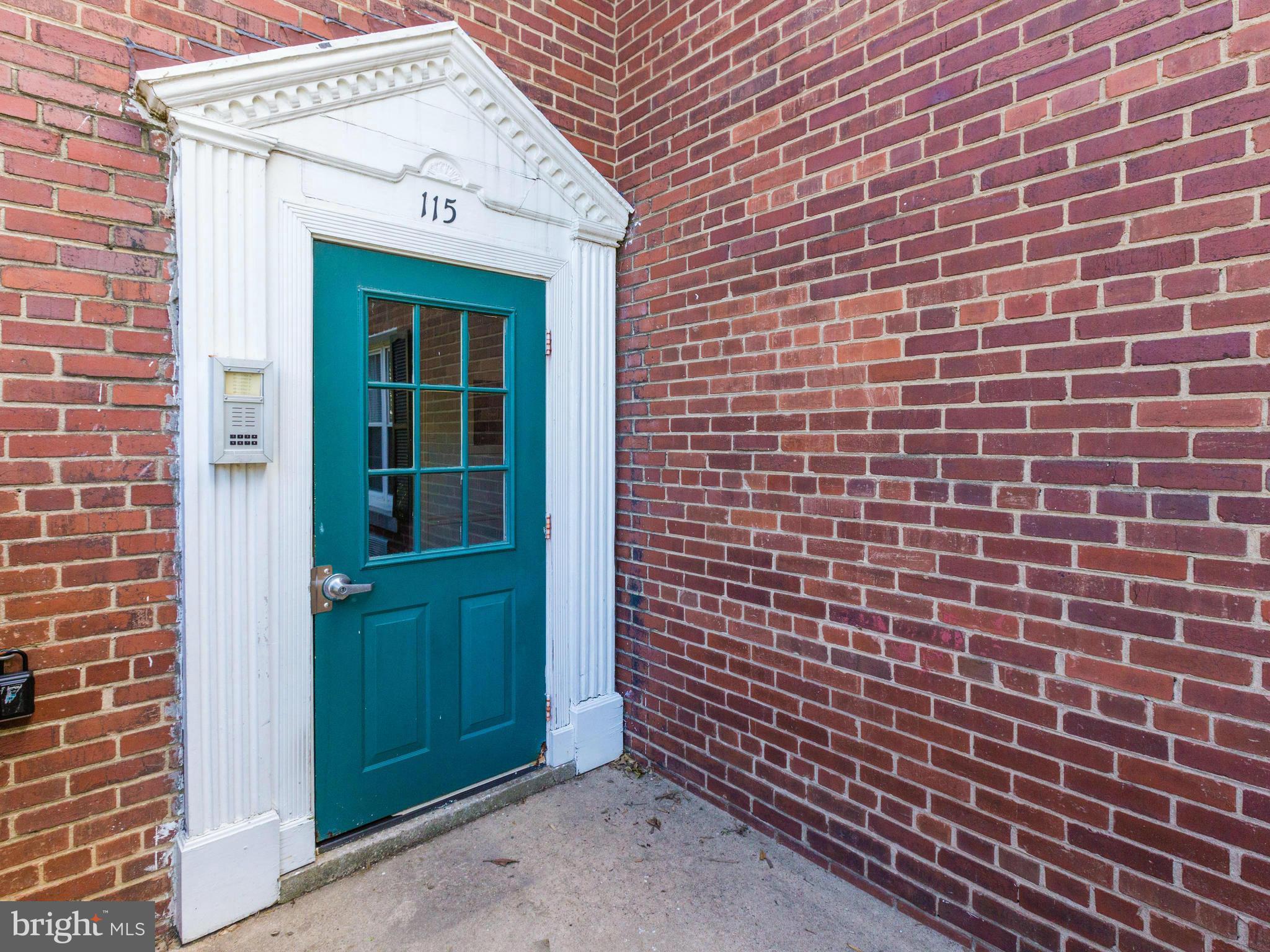 115 East Glebe Road, Unit A Alexandria, VA 22305 - Photo 2 of 19 Front Exterior