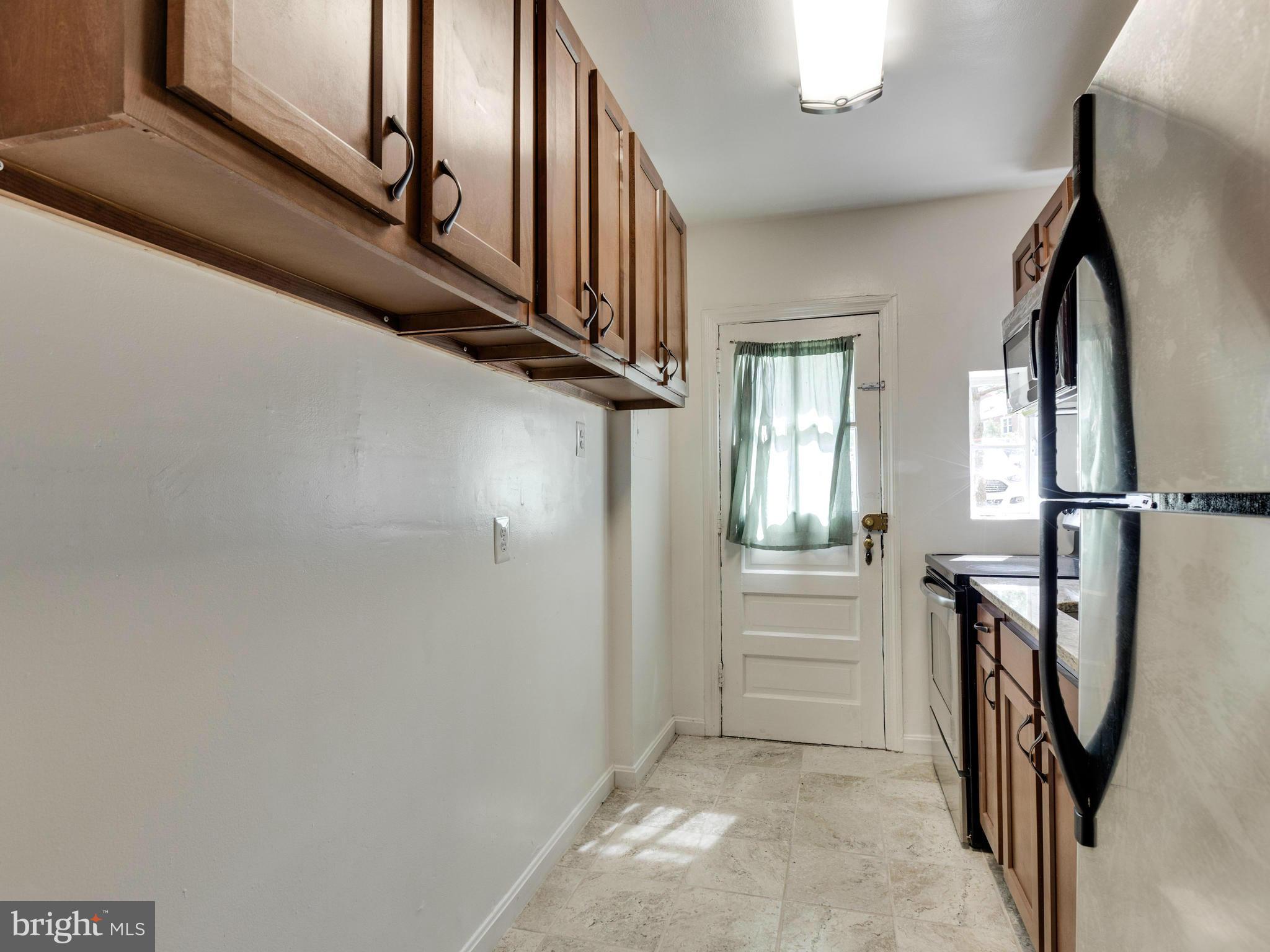 115 East Glebe Road, Unit A Alexandria, VA 22305 - Photo 11 of 19 Kitchen
