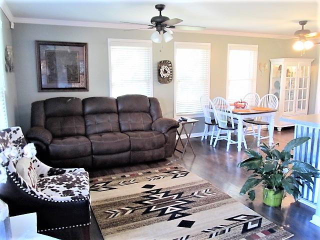 625 Coop Road Bell Buckle, TN 37020 - Photo 5 of 27 The living area of the home is open, providing a great way for all to be a part of everything going on.