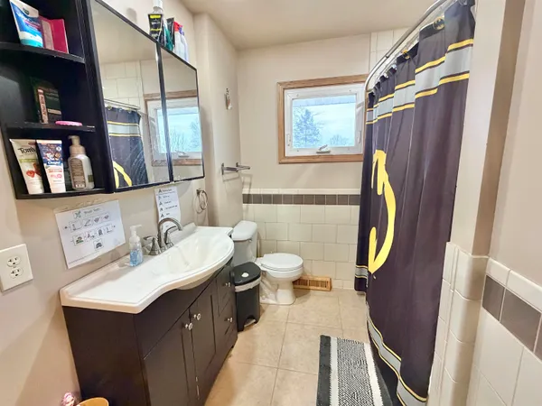 $173,000 | 322 East 10th Street, Pecatonica, IL 61063
