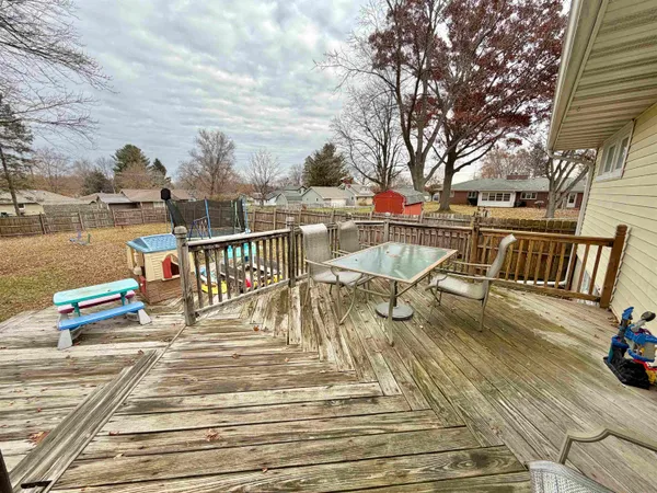 $173,000 | 322 East 10th Street, Pecatonica, IL 61063