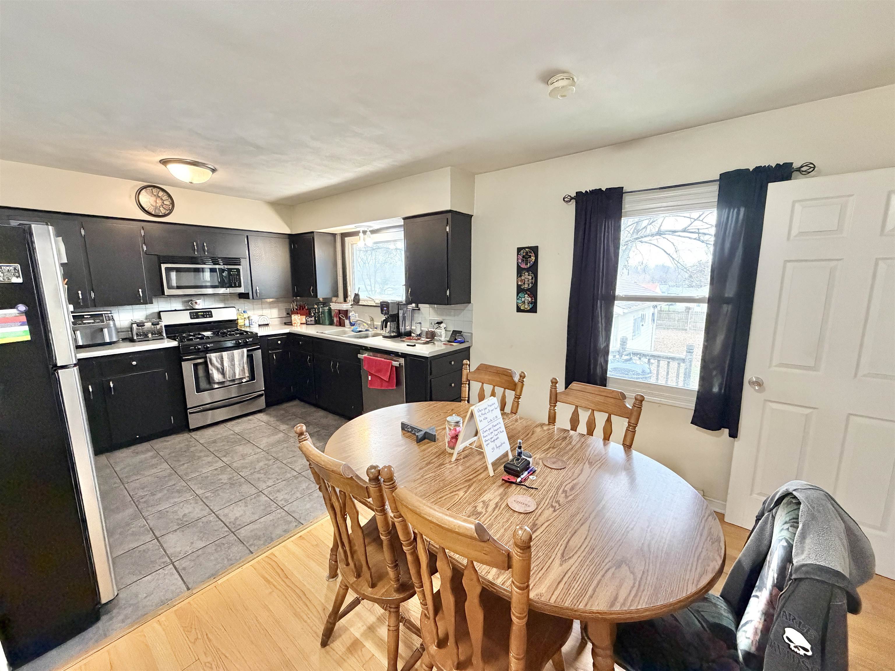 322 East 10th Street Pecatonica, IL 61063 - Photo 7 of 21 a view of a dining room with furniture