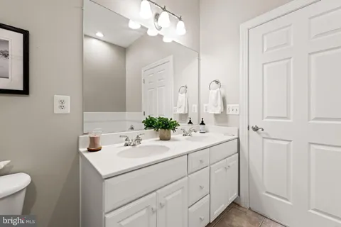 $400,000 | 810 Belmont Bay Drive, Unit 201, Woodbridge, VA 22191