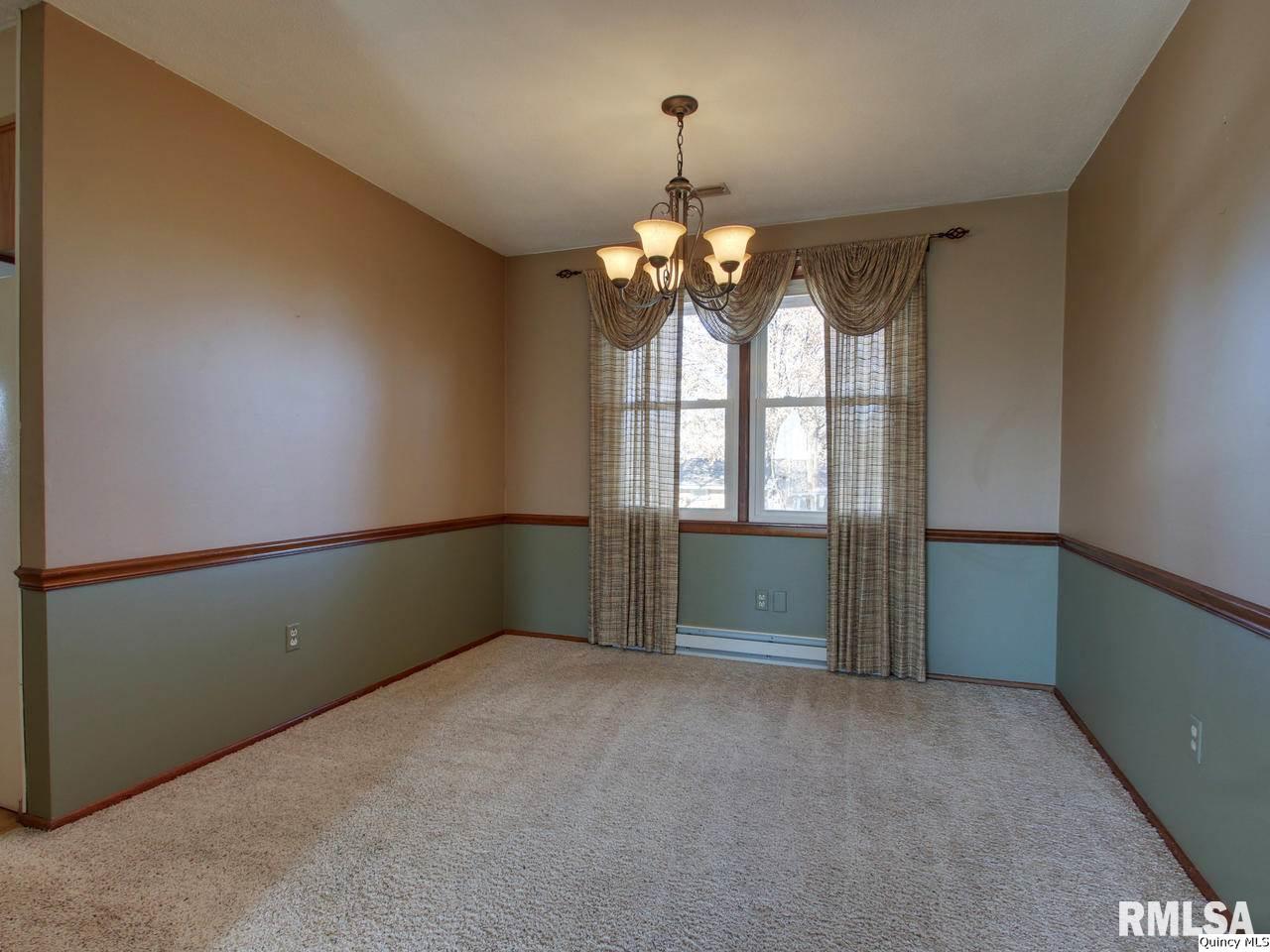 1917 Melview Road Quincy, IL 62305 - Photo 4 of 25 Gallery Image 4