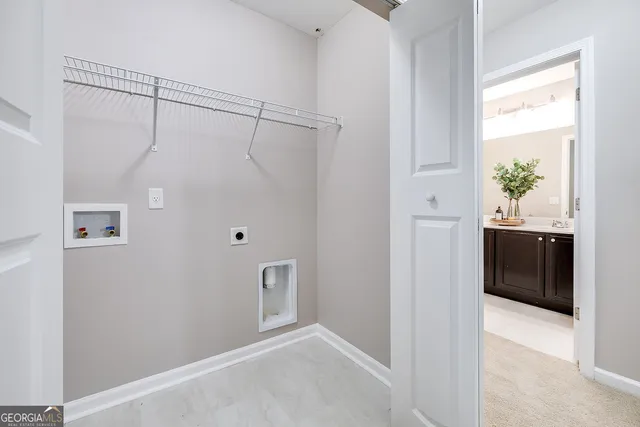 a house view with a outdoor space