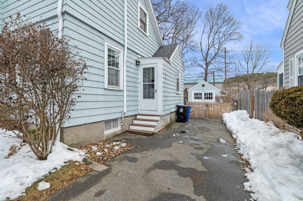 46 Stetson Avenue Swampscott, MA 01907 - Photo 3 of 40