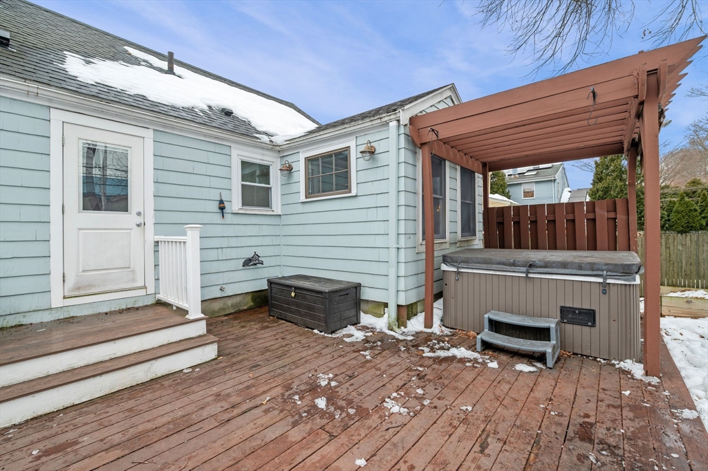 46 Stetson Avenue Swampscott, MA 01907 - Photo 5 of 40