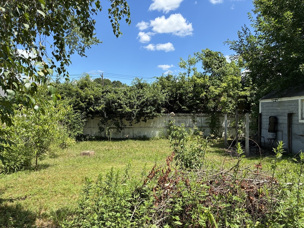 73 Prentice Street Springfield, MA 01104 - Photo 32 of 33