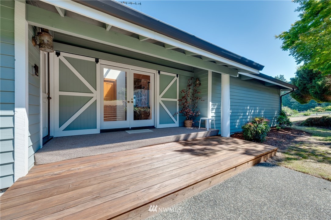 812 Stamford Road Southwest Lakebay, WA 98349 - Photo 3 of 25