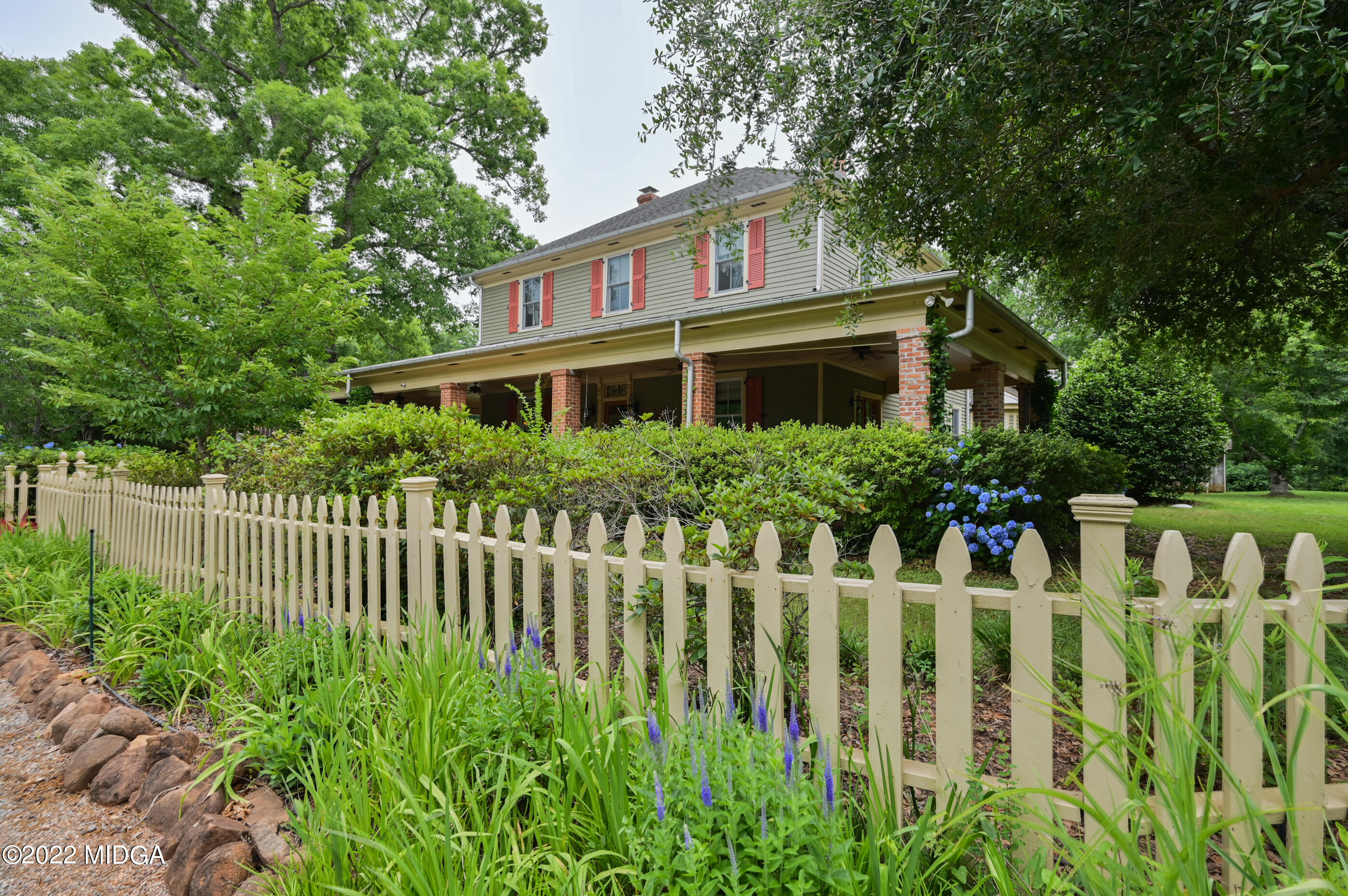117 Moore Road Gray, GA 31032 - Photo 44 of 85 a front view of house with yard and green space