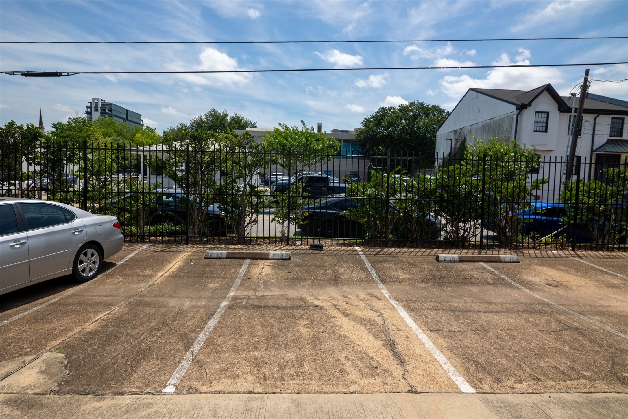 2829 Timmons Lane, Unit 228 Houston, TX 77027 - Photo 18 of 27