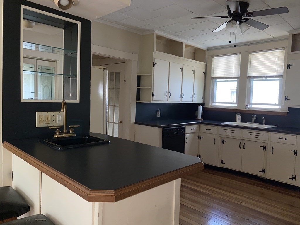 75 Manitoba Street Springfield, MA 01108 - Photo 13 of 29