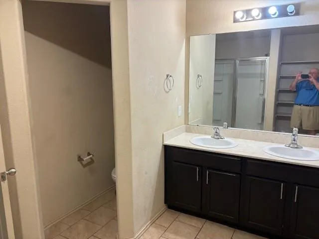 a view of walk in closet